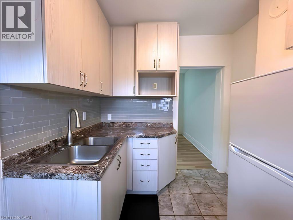 961 1/2 King Street E, Hamilton, Ontario  L8M 1C3 - Photo 8 - 40861183