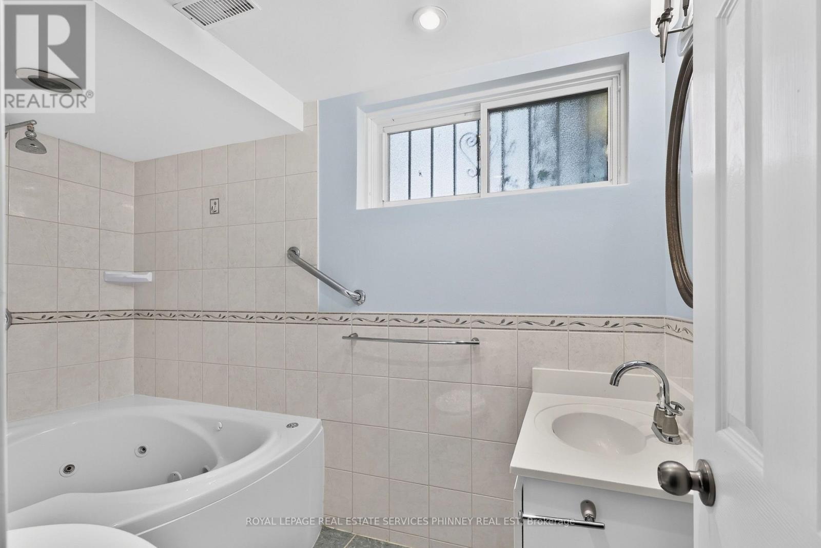 974 Owenwood Drive, Mississauga, Ontario  L5H 3J2 - Photo 23 - W13845444