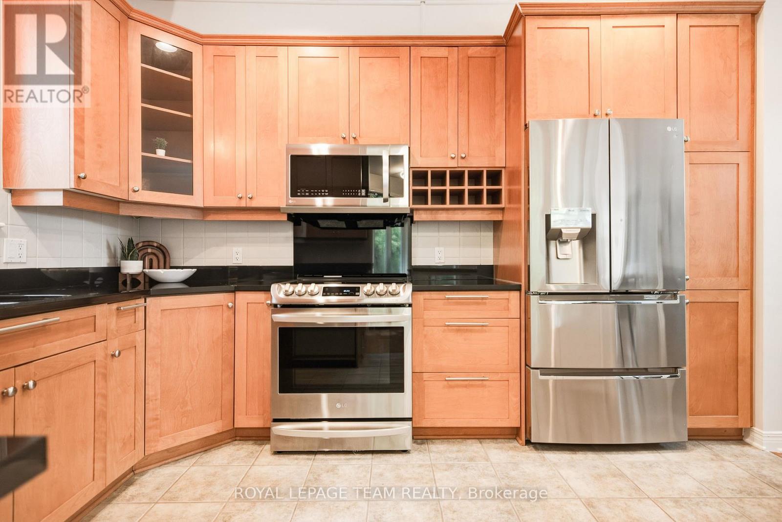 19 Creeks End Lane, Ottawa, Ontario K2H 1C7 - Photo 16 - X13845704