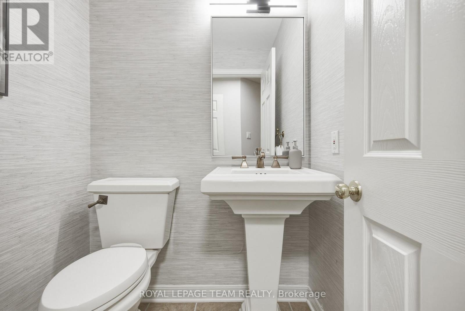 19 Creeks End Lane, Ottawa, Ontario K2H 1C7 - Photo 20 - X13845704