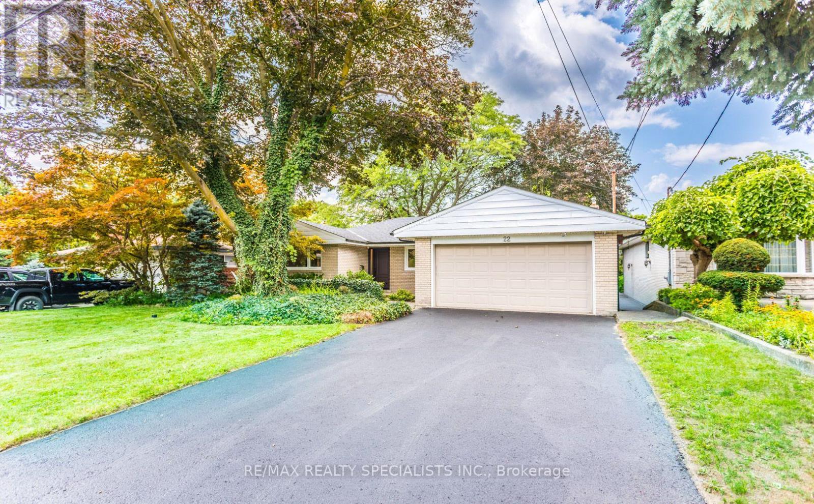 22 Heathview Avenue, Toronto, Ontario  M2K 2C1 - Photo 3 - C13683552