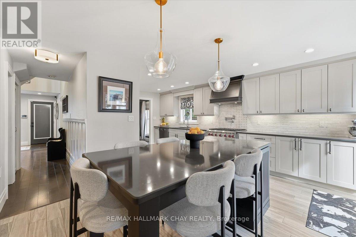 5 Draper Court, Whitby, Ontario  L1P 1G7 - Photo 3 - E13845584