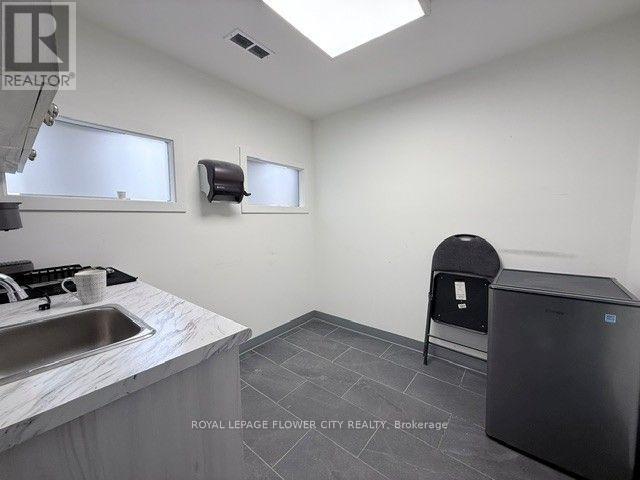 Upper - 43 Collier Street, Barrie (City Centre), Ontario  L4M 1G5 - Photo 4 - S13845682