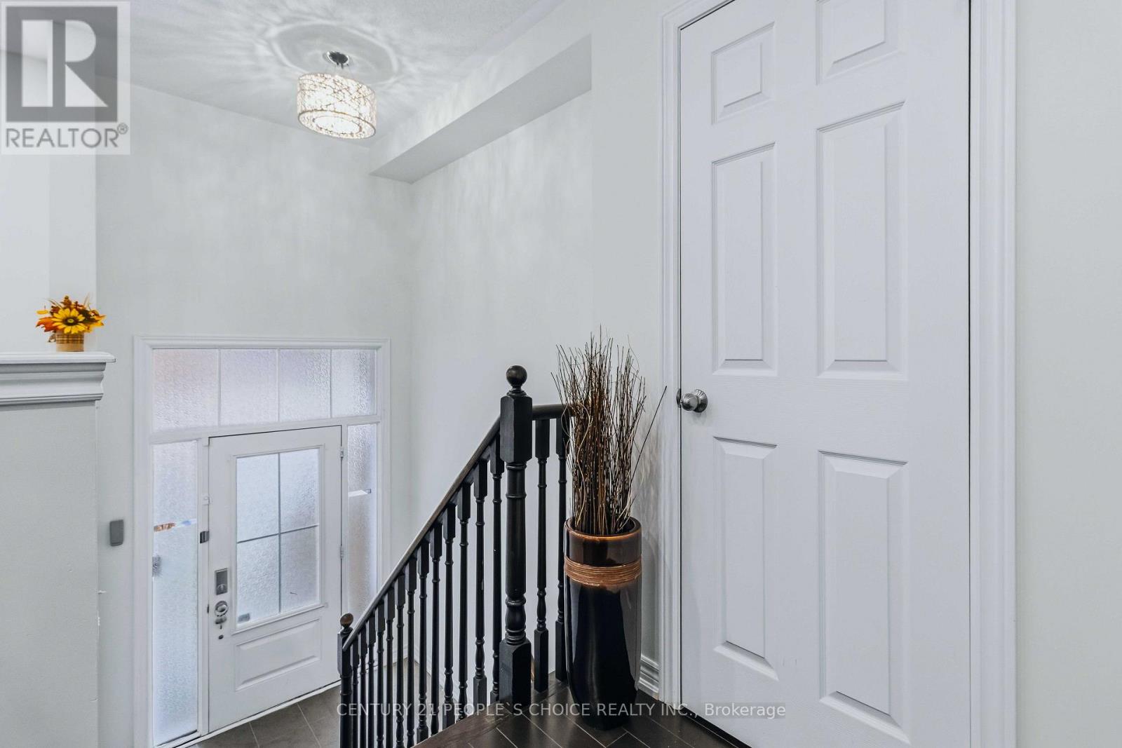 52 Aldersgate Drive, Brampton, Ontario  L7A 4H8 - Photo 4 - W13845552