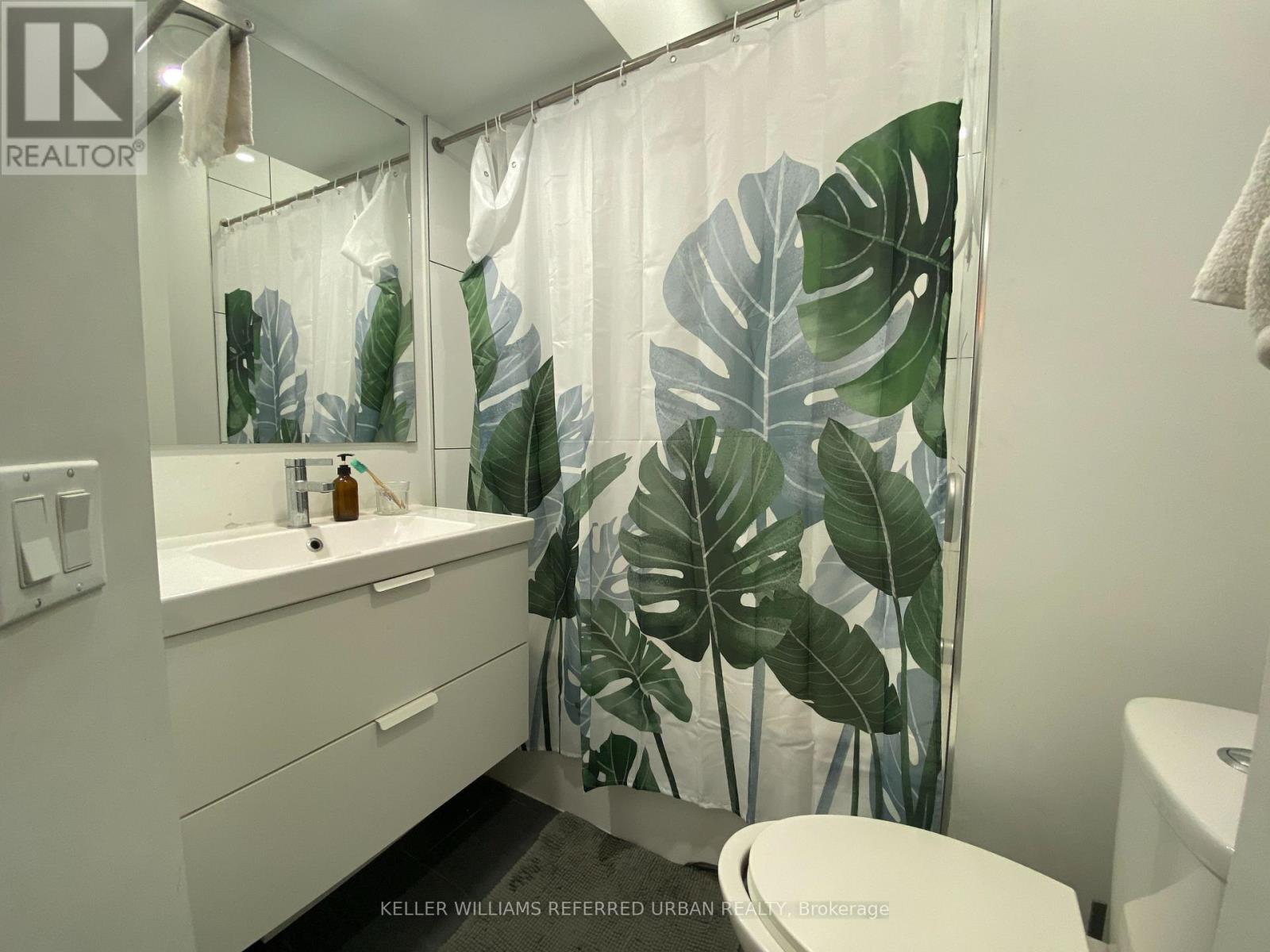 Room 2 - 344 Bartlett Avenue N, Toronto, Ontario  M6H 3G7 - Photo 11 - W13845560