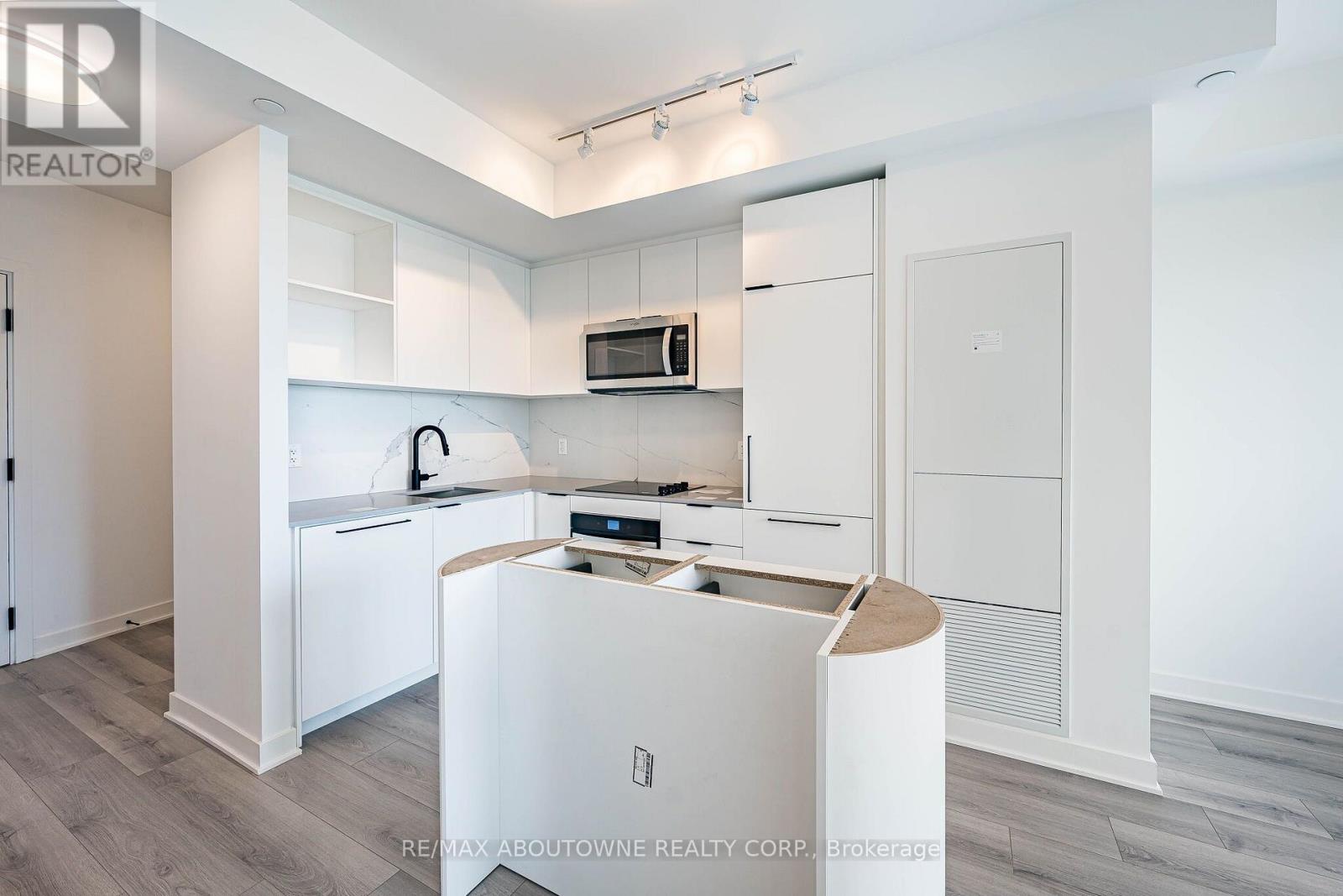 2703 - 1185 Dupont Street, Toronto, Ontario  M6H 0G5 - Photo 16 - W13845620