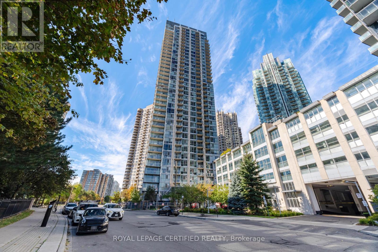 805 - 225 Webb Drive, Mississauga, Ontario  L5B 4P2 - Photo 1 - W13845636