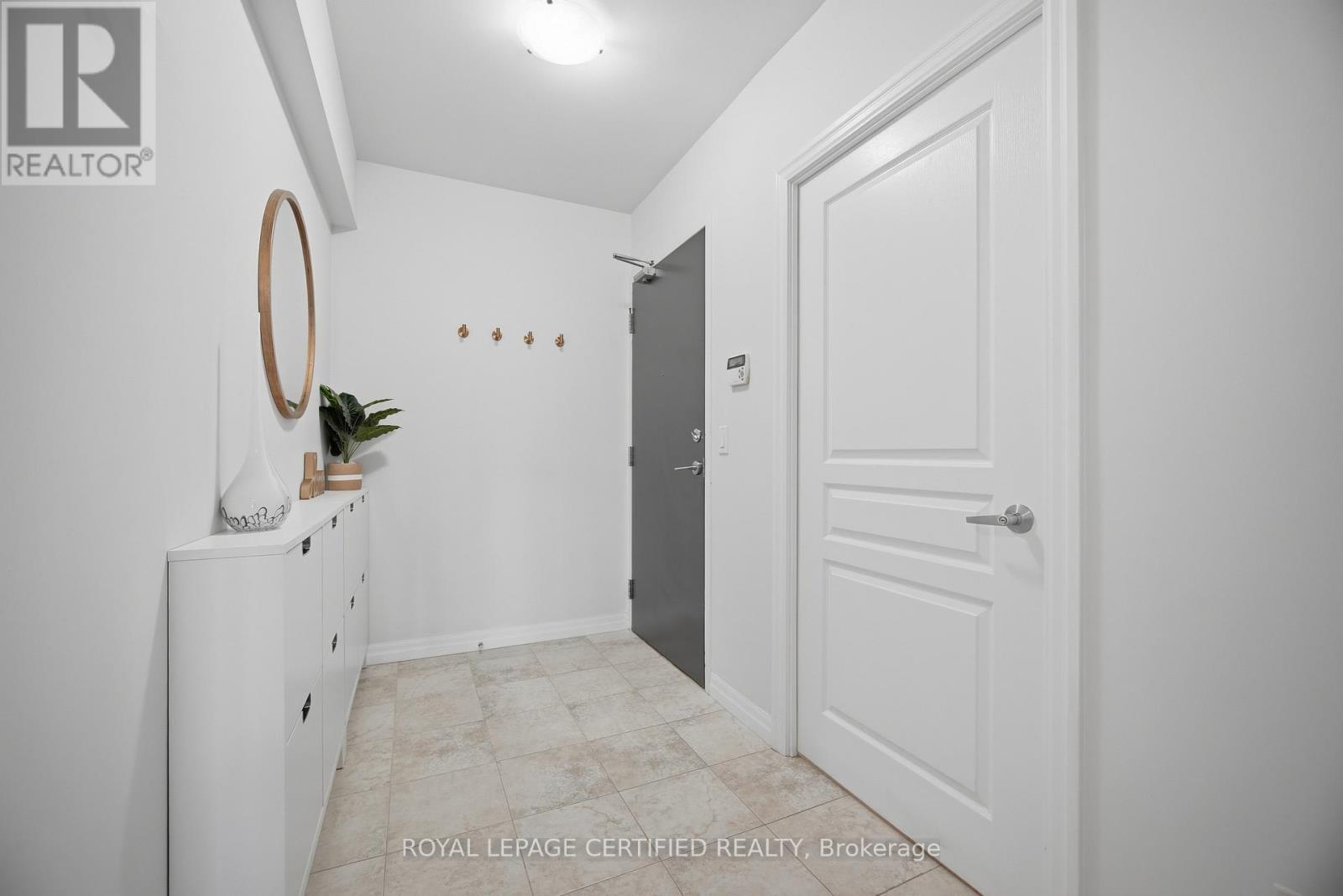 805 - 225 Webb Drive, Mississauga, Ontario  L5B 4P2 - Photo 4 - W13845636
