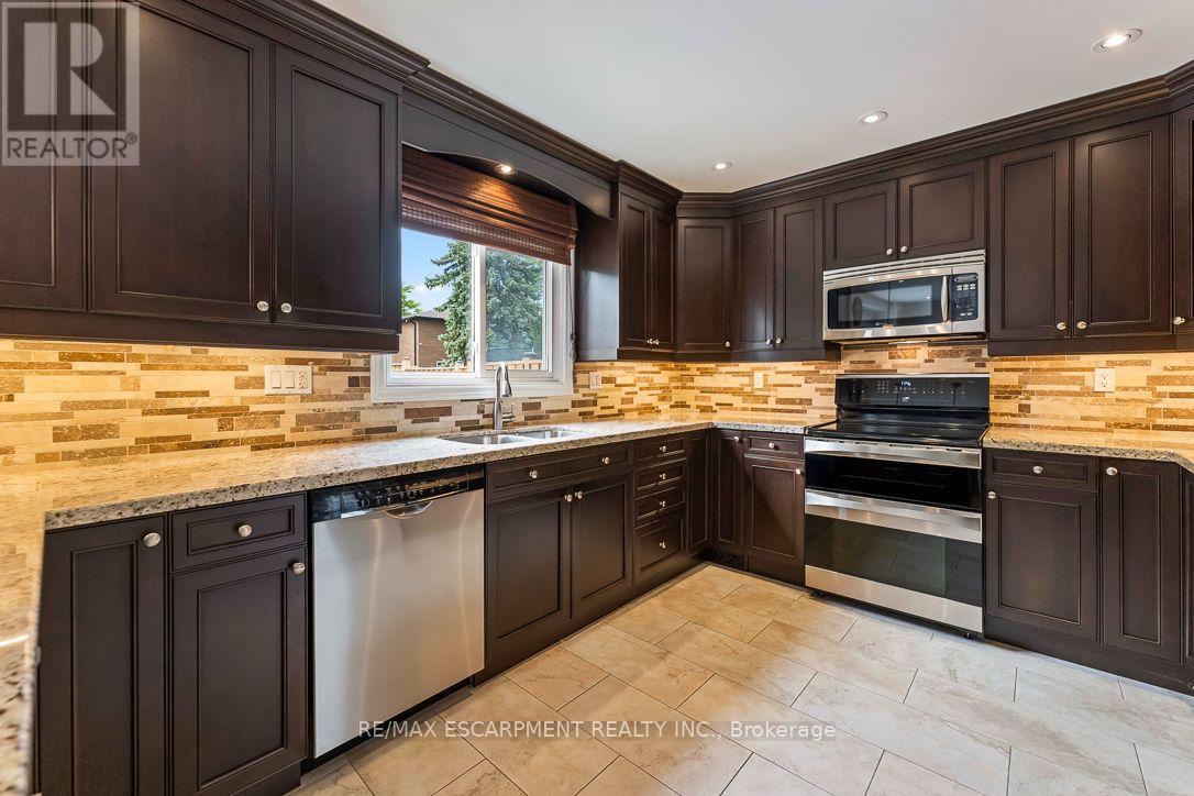 1149 Mesa Crescent, Mississauga, Ontario  L5H 4B3 - Photo 8 - W13845678