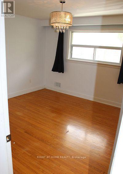 35 Warnica Avenue, Toronto, Ontario  M8Z 1Z5 - Photo 9 - W13845688