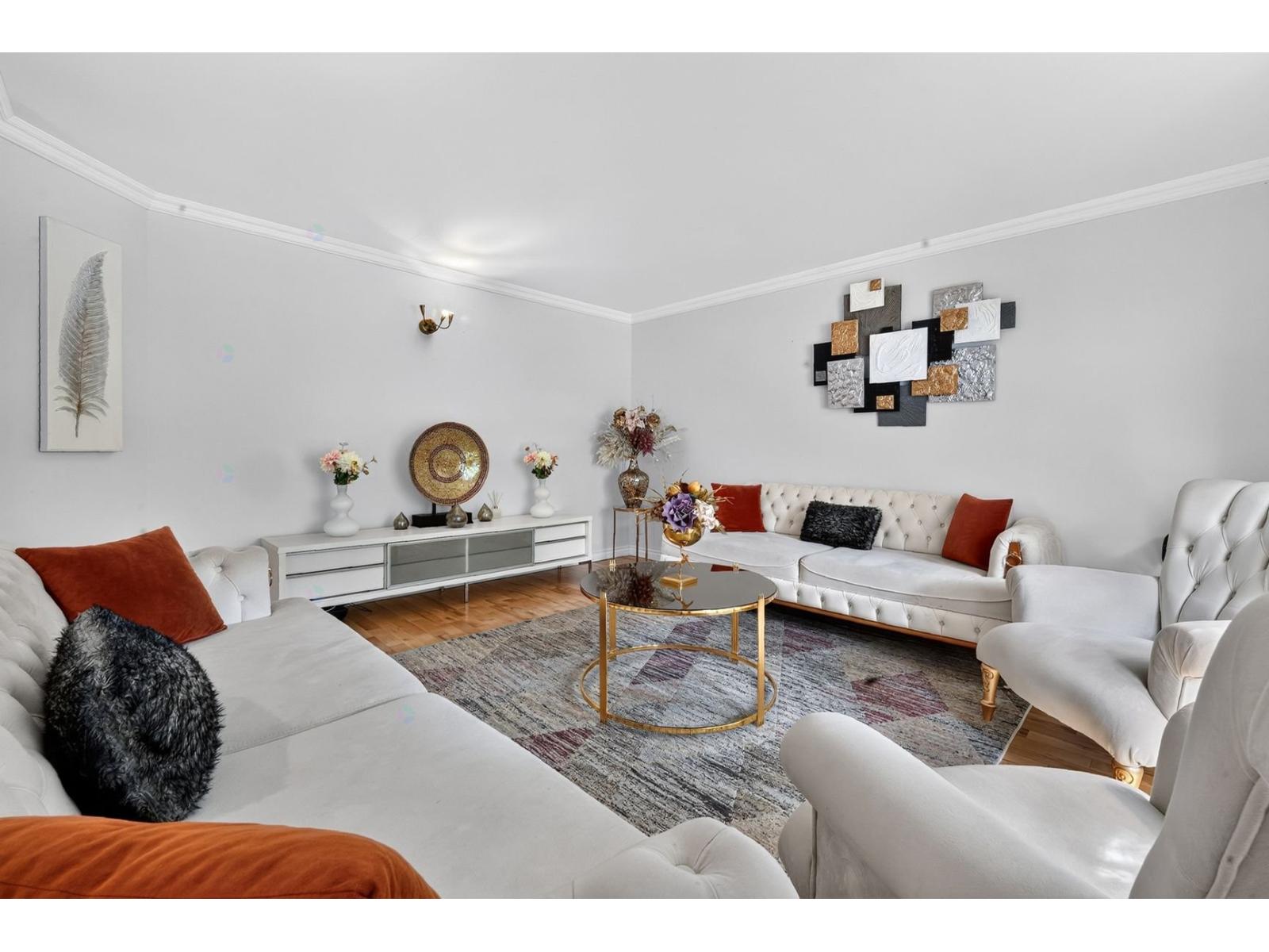 2574 Av. T.-D.-Bouchard Saint-Hyacinthe Quebec Canada J2S8T1 3