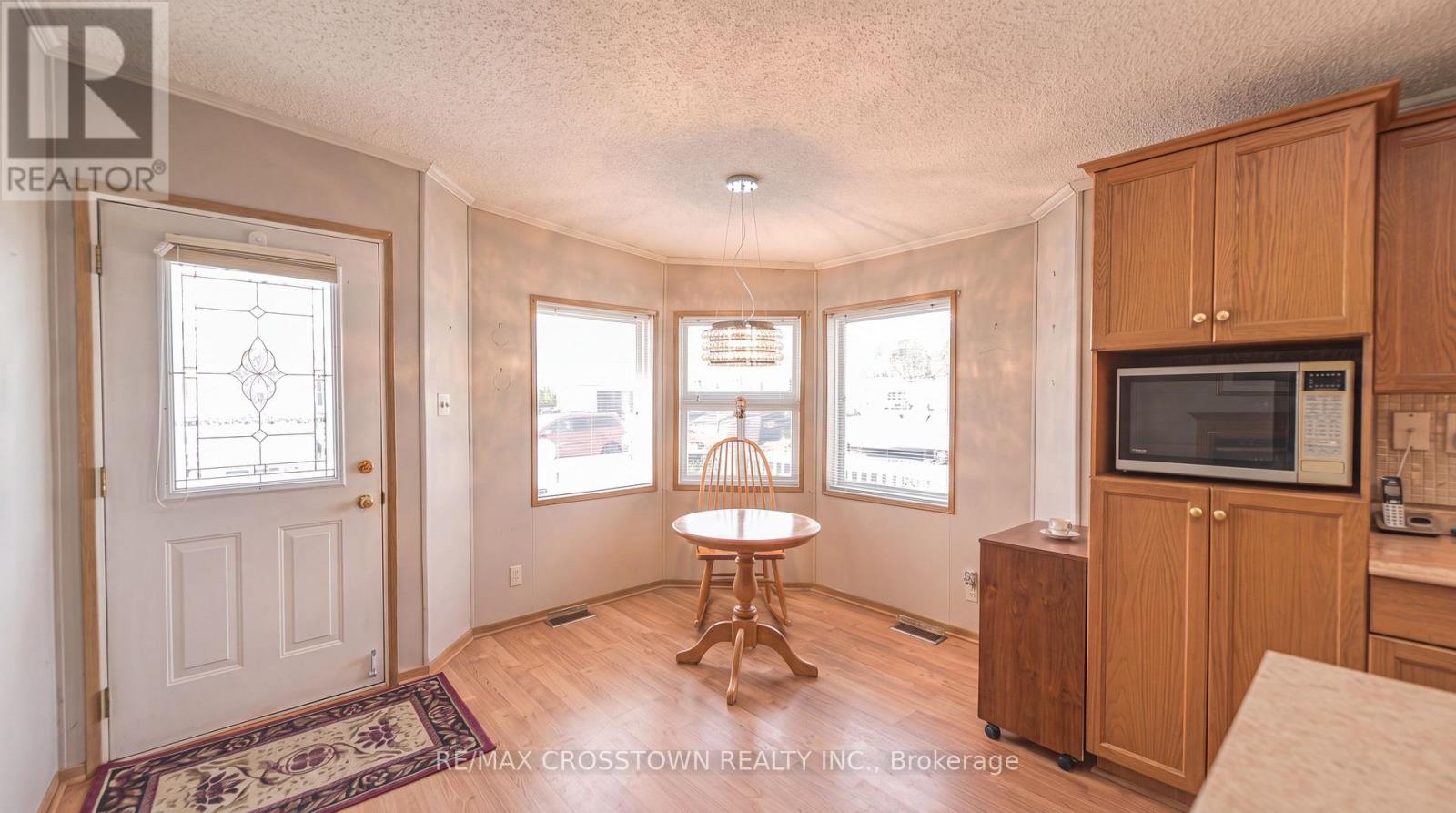 4101 Wesley Street, Severn, Ontario  L3V 0V4 - Photo 7 - S13501806