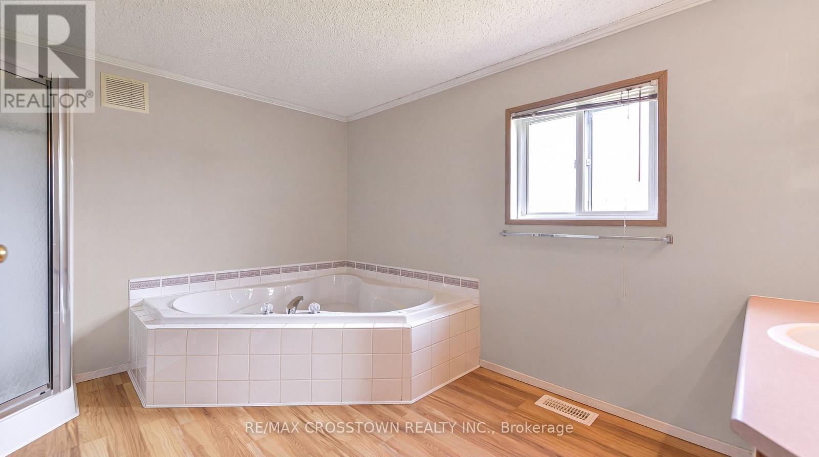 4101 Wesley Street, Severn, Ontario  L3V 0V4 - Photo 30 - S13501806