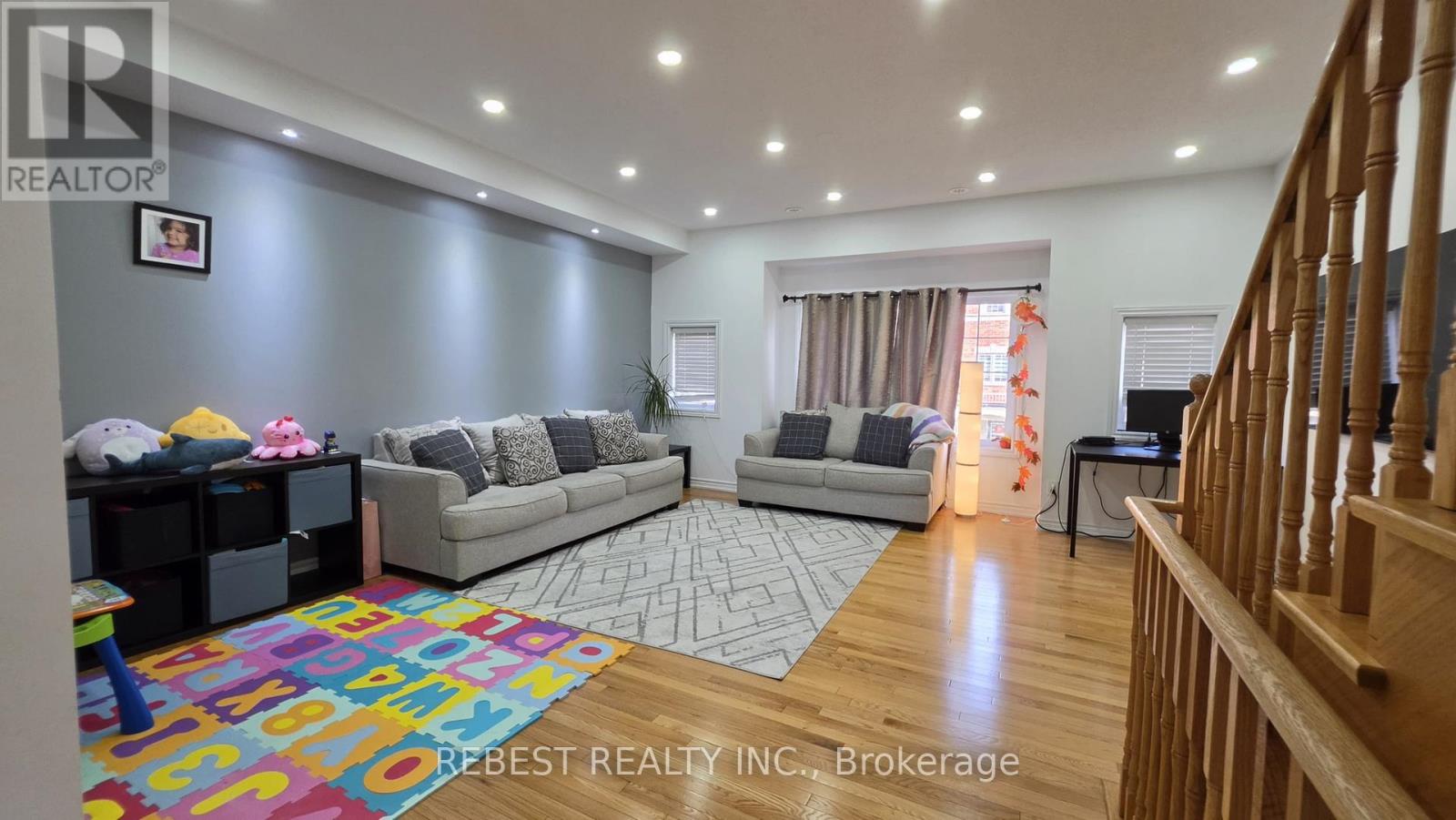 18 Aspen Hill Road, Brampton, Ontario  L6Y 6E3 - Photo 9 - W13845386