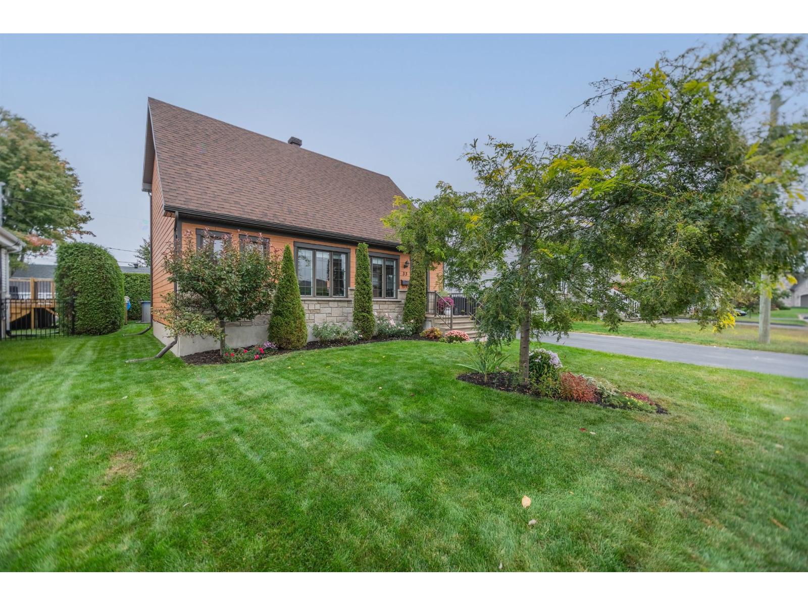 33 Rue Jutras Sorel-Tracy Quebec Canada J3P7Z9 2