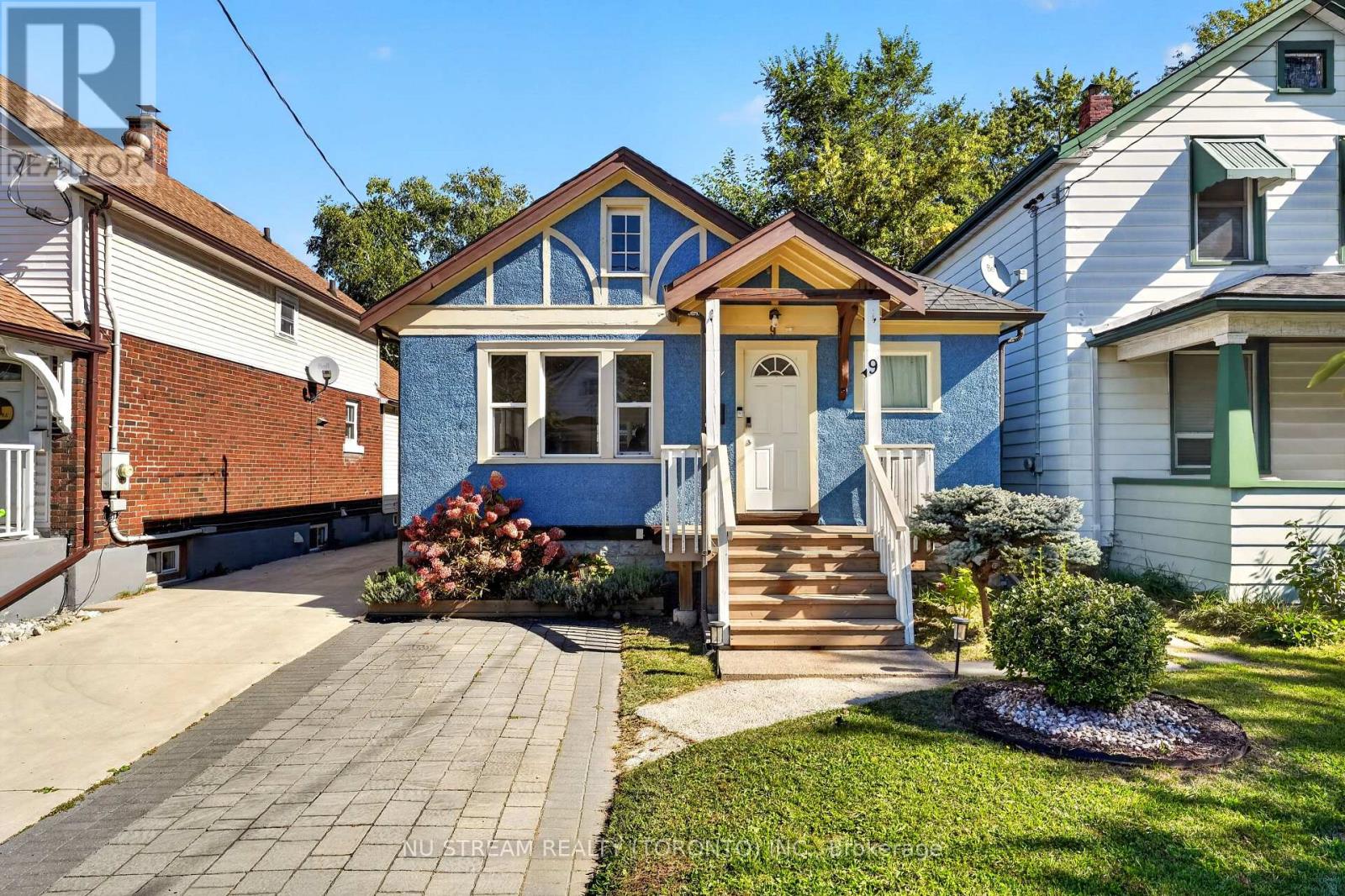 9 MANNING STREET, St. Catharines, Ontario