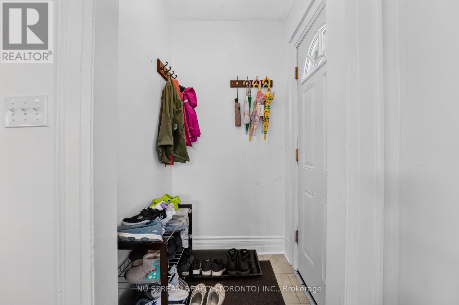 9 Manning Street, St. Catharines, Ontario  L2R 5Z4 - Photo 4 - X13845714