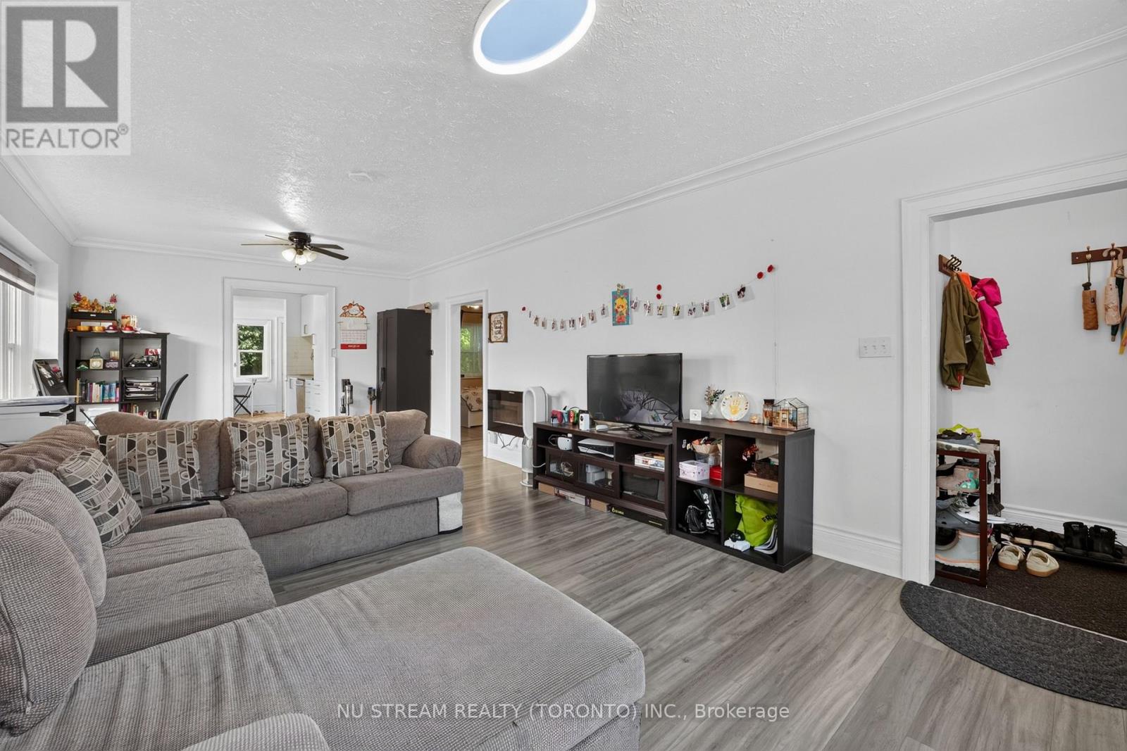 9 Manning Street, St. Catharines, Ontario  L2R 5Z4 - Photo 6 - X13845714