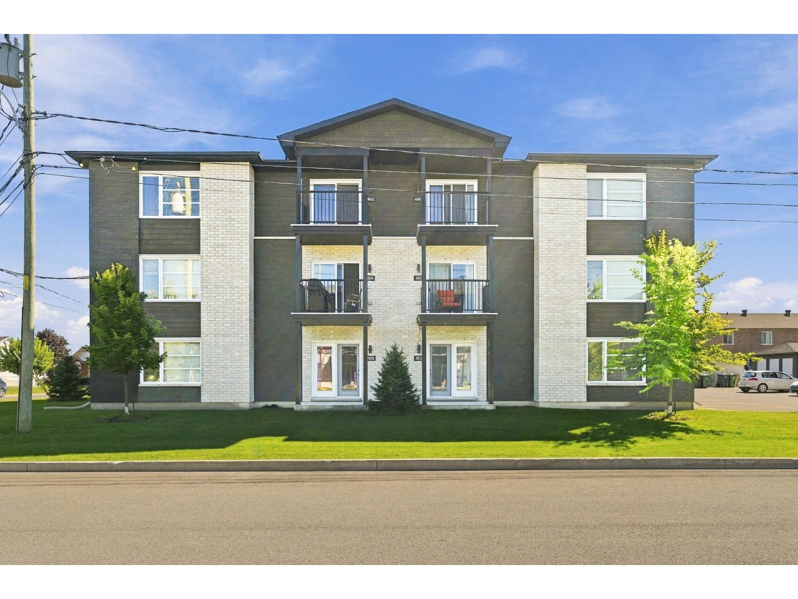 4835-4845 Rue Lagacé Drummondville Quebec Canada J2E0A9 2