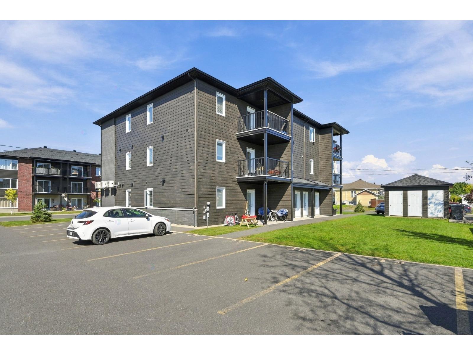 4835-4845 Rue Lagacé Drummondville Quebec Canada J2E0A9 4