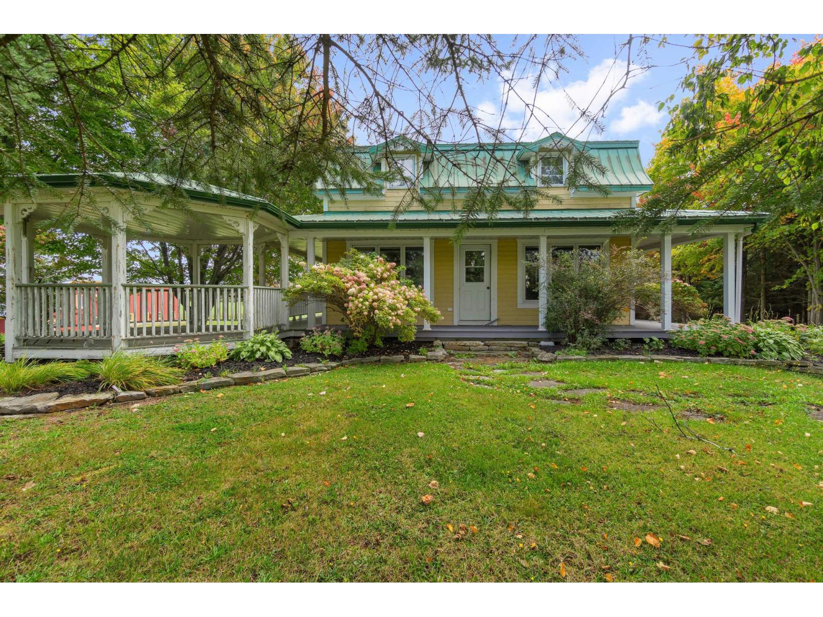 399Z Rg Clinton Saint-Augustin-de-Woburn Quebec Canada G0Y1R0 2
