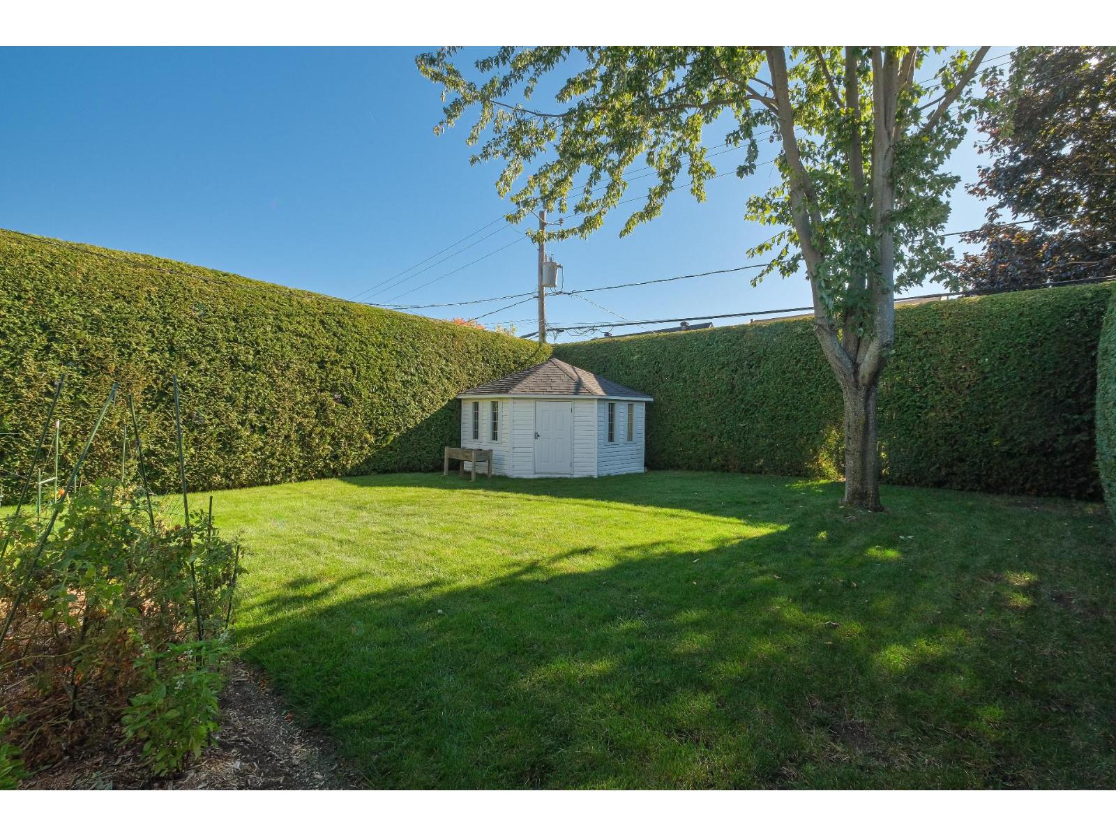 65 Rue des Hirondelles La Prairie Quebec Canada J5R5K3 3