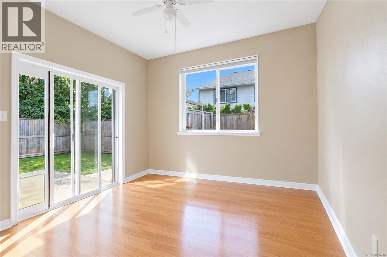 1101 Berkeley Pl, Saanich, British Columbia  V8X 2G2 - Photo 5 - 1046748
