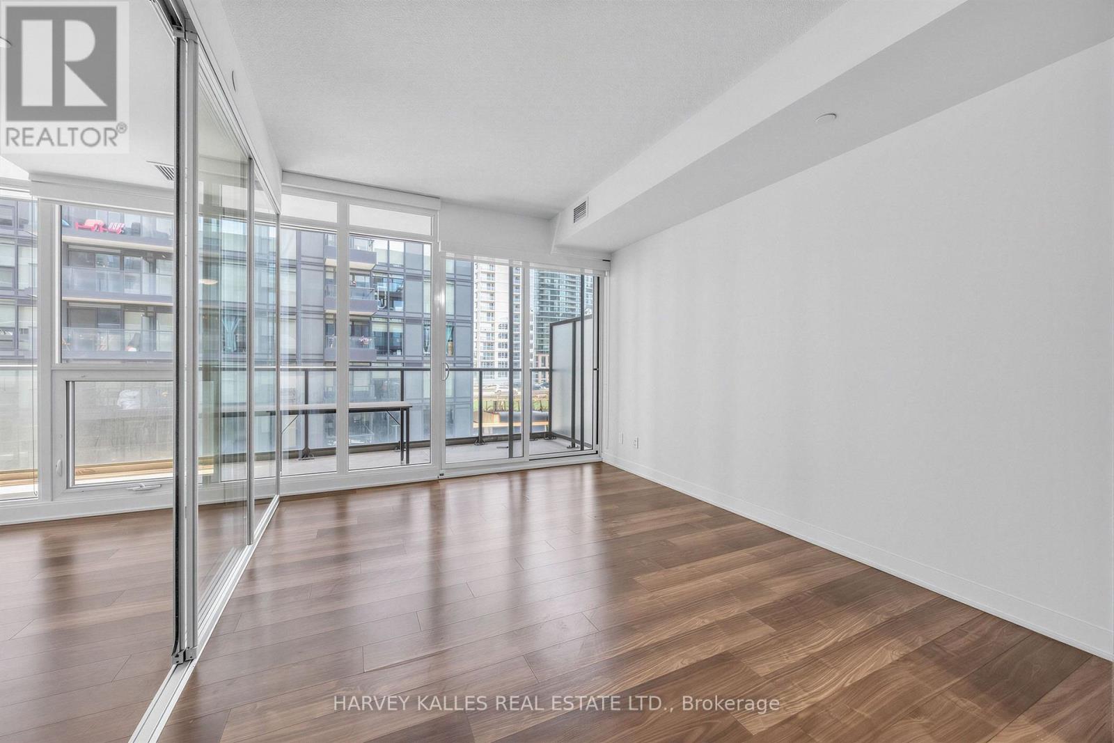 608 - 90 Queens Wharf Road, Toronto, Ontario  M5V 0E6 - Photo 8 - C13845768