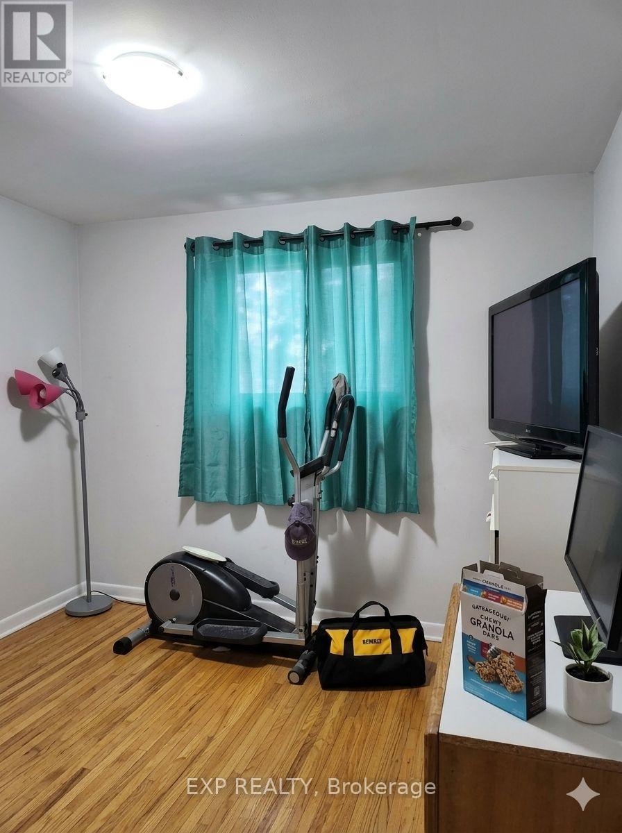 23 Chapman Avenue, Toronto, Ontario  M4B 1C3 - Photo 10 - E13845742
