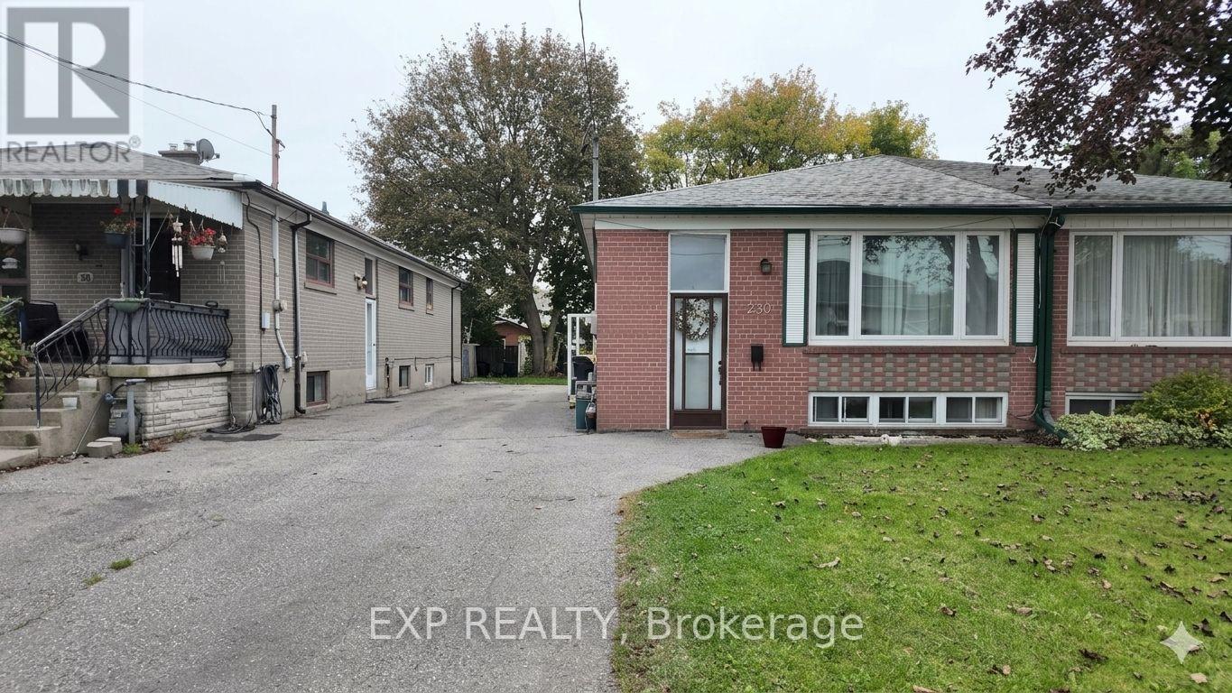 23 Chapman Avenue, Toronto, Ontario  M4B 1C3 - Photo 2 - E13845742