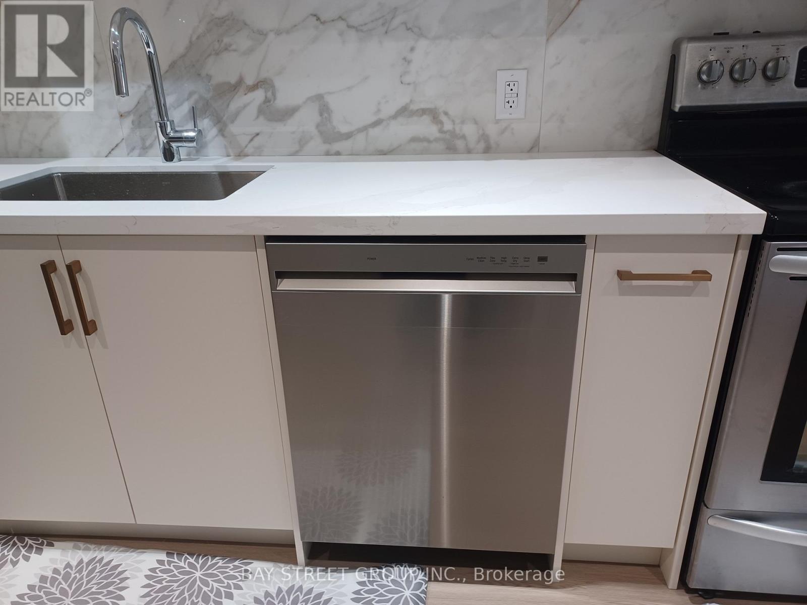 Unit 2 - 22 Deer Pass Road, East Gwillimbury, Ontario  L9N 0L6 - Photo 12 - N13748042