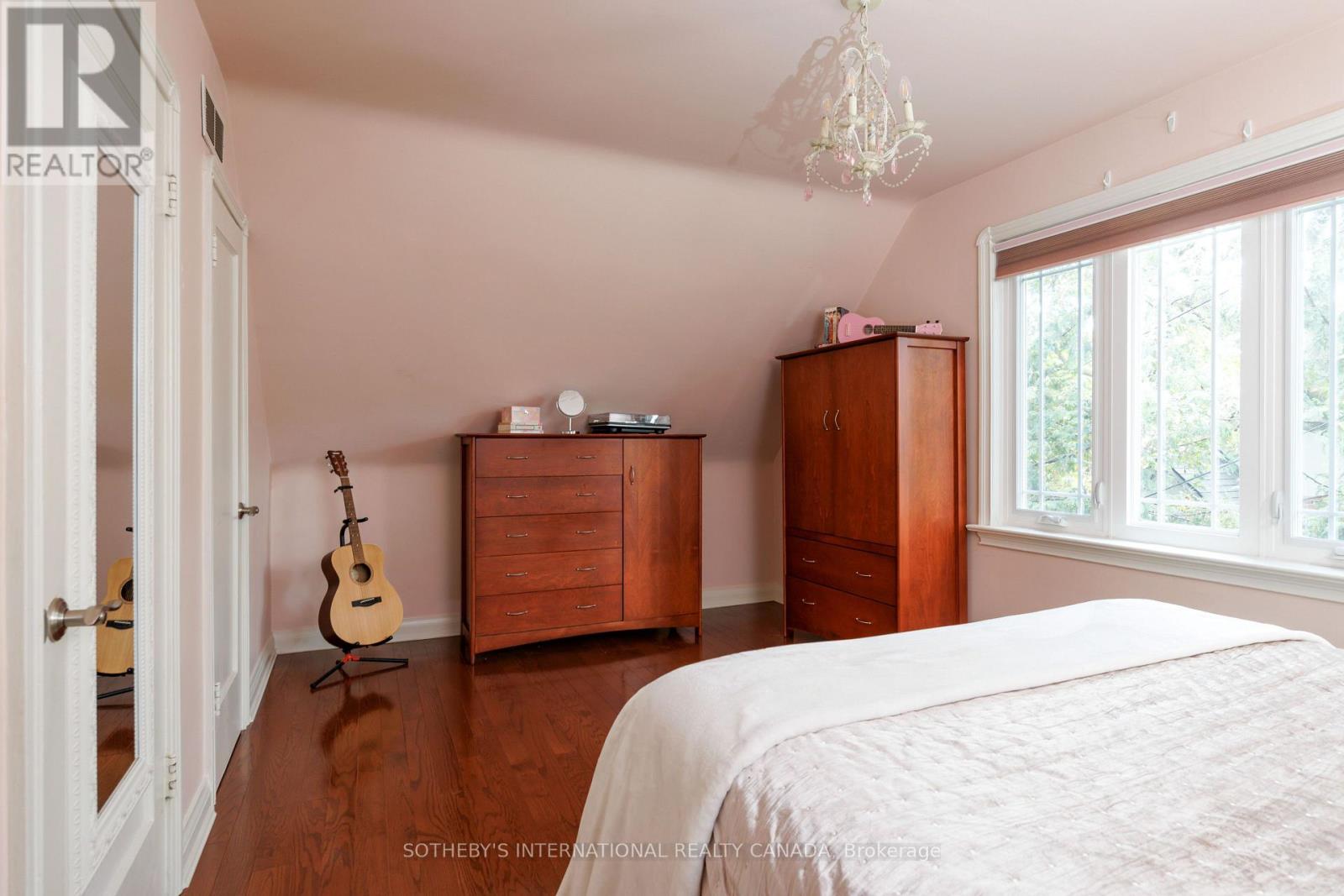 145 Brentwood Road N, Toronto, Ontario  M8X 2C8 - Photo 10 - W13844704