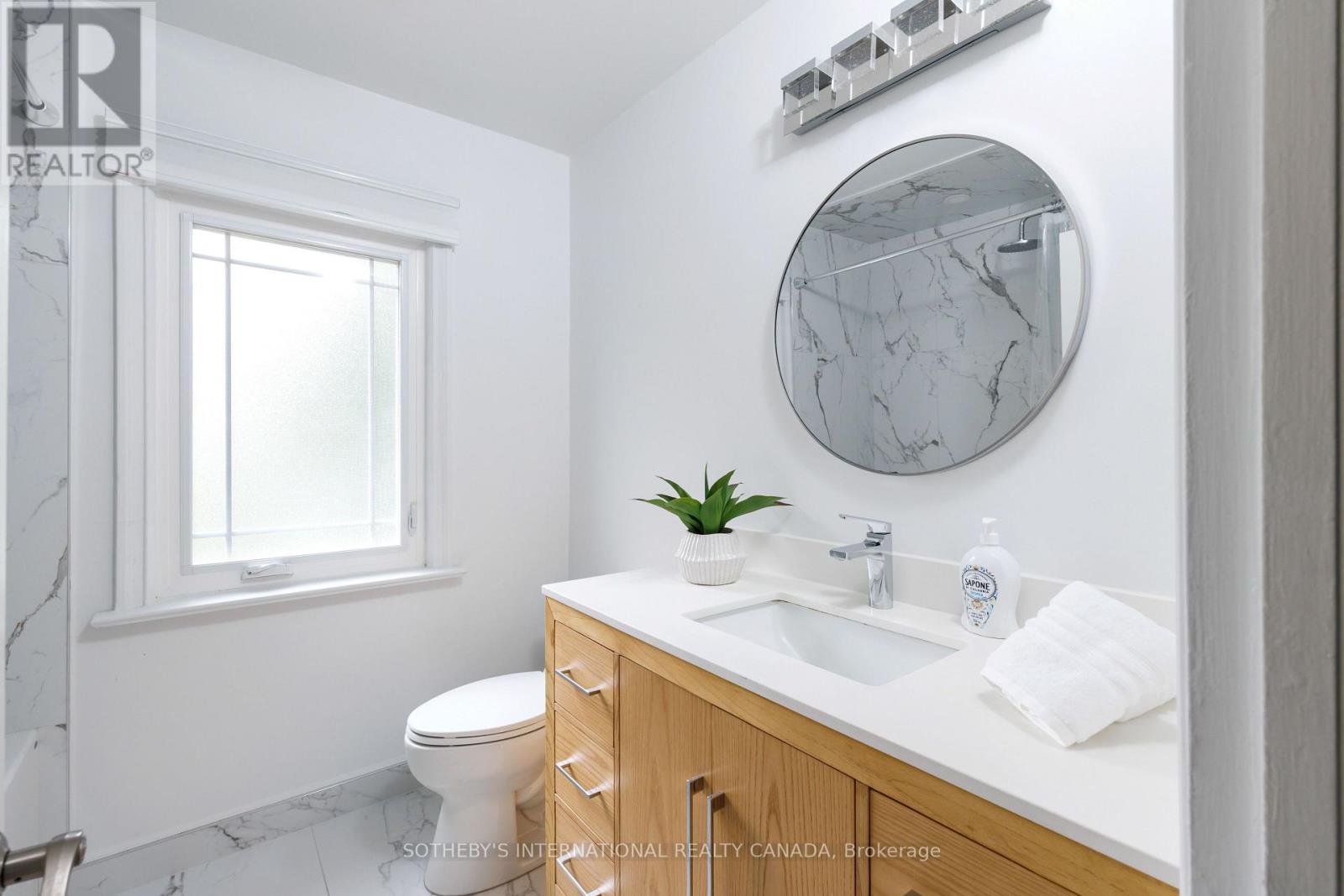 145 Brentwood Road N, Toronto, Ontario  M8X 2C8 - Photo 18 - W13844704
