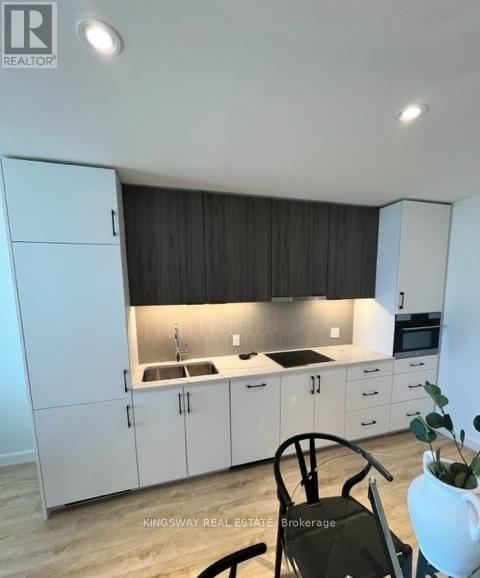 706 - 741 KING STREET W, Kitchener, Ontario