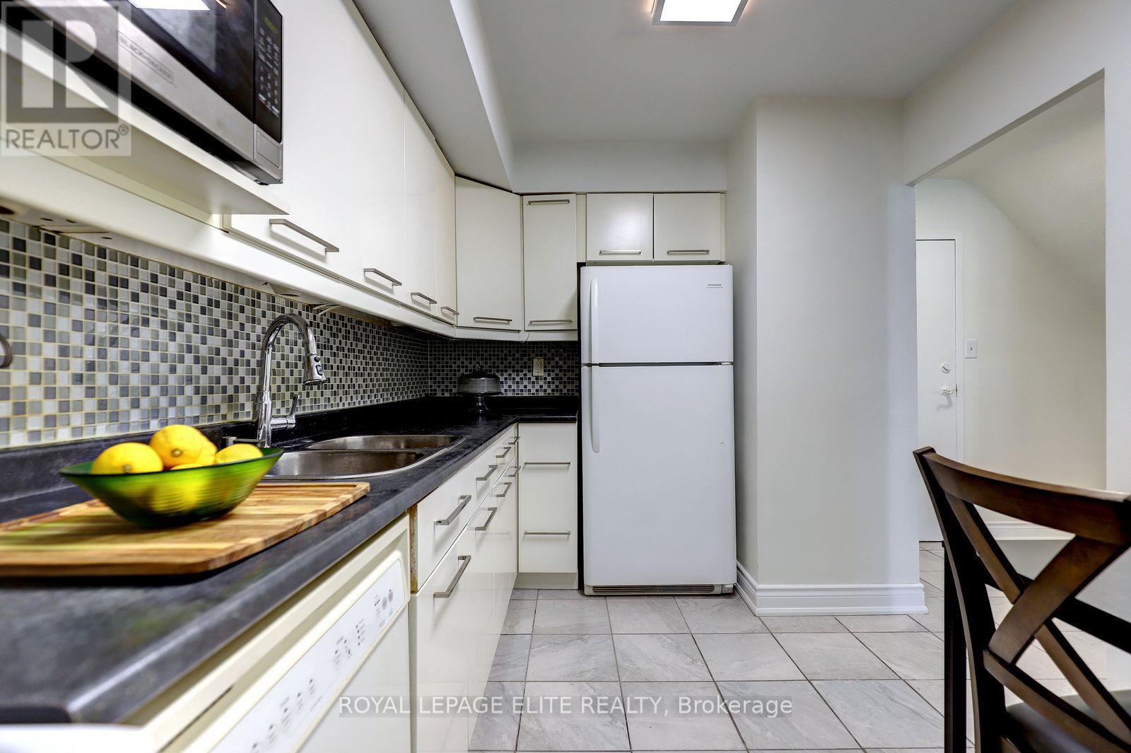 250 - 2 Valhalla Inn Road, Toronto, Ontario  M9B 6C3 - Photo 15 - W13844930