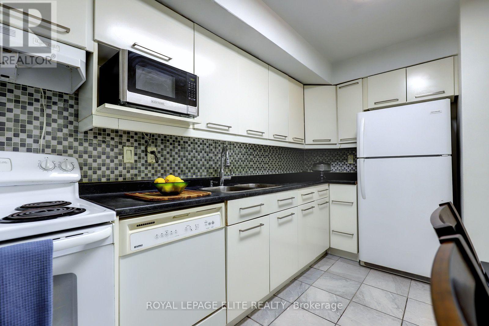 250 - 2 Valhalla Inn Road, Toronto, Ontario  M9B 6C3 - Photo 16 - W13844930