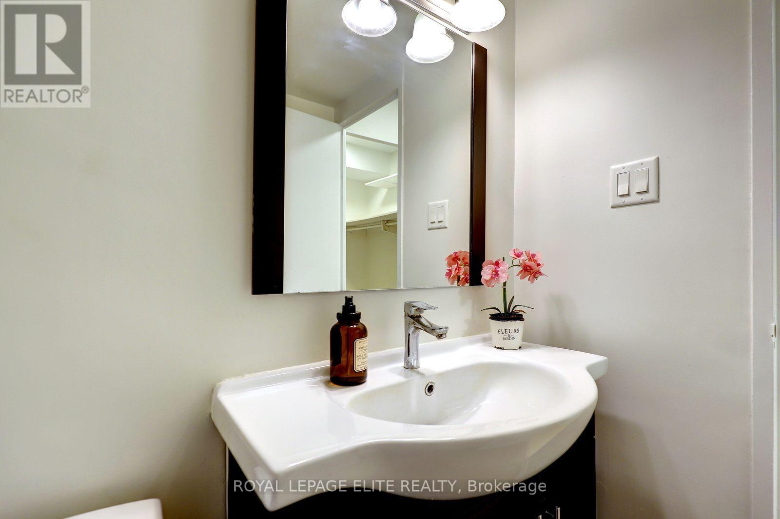 250 - 2 Valhalla Inn Road, Toronto, Ontario  M9B 6C3 - Photo 30 - W13844930