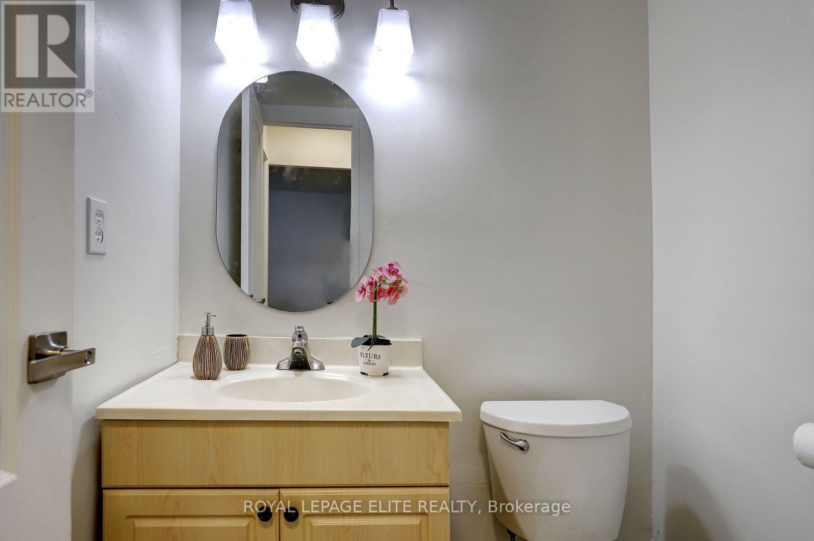 250 - 2 Valhalla Inn Road, Toronto, Ontario  M9B 6C3 - Photo 18 - W13844930