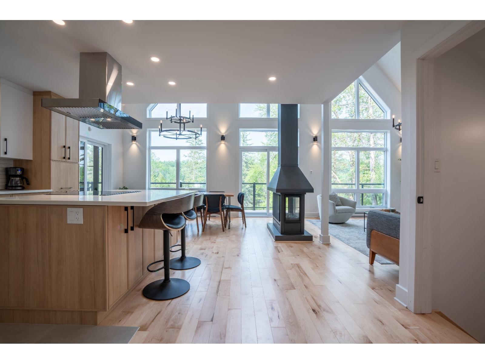 230 Rue de la Fromentière Saint-Alphonse-Rodriguez Quebec Canada J0K1W0 4