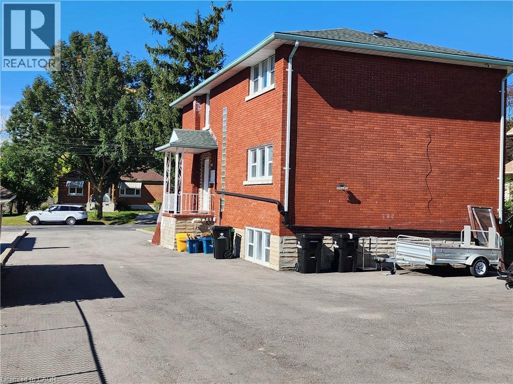 215 Belleview Avenue, Kitchener, Ontario  N2B 1G6 - Photo 3 - 40866953