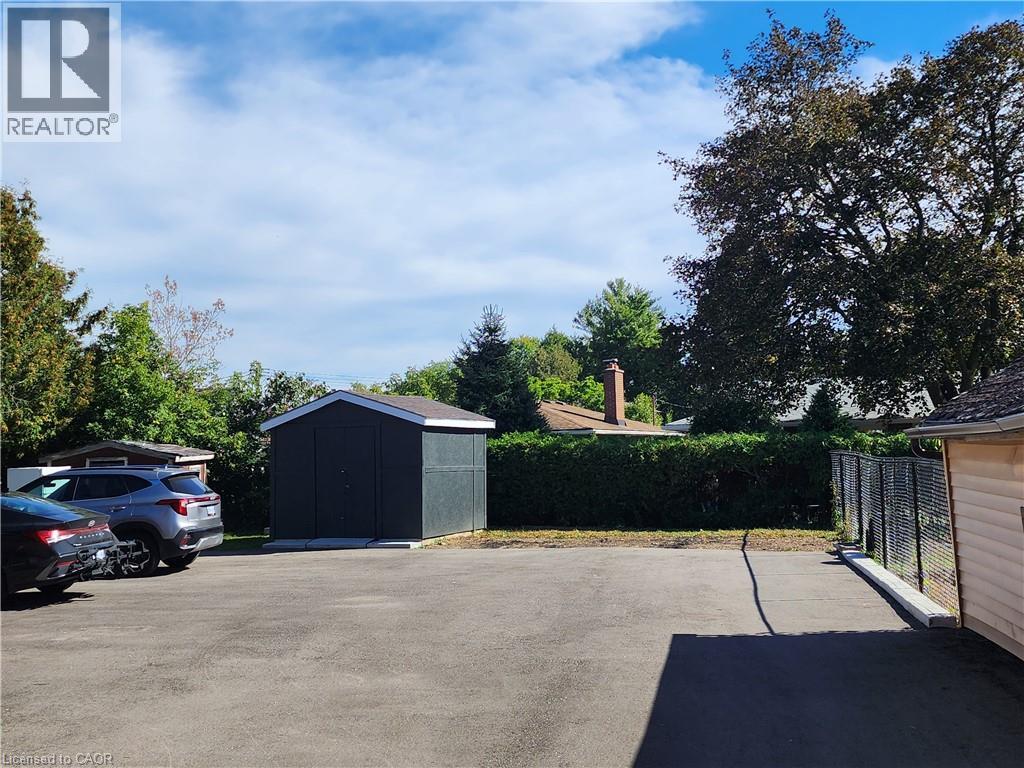 215 Belleview Avenue, Kitchener, Ontario  N2B 1G6 - Photo 4 - 40866953