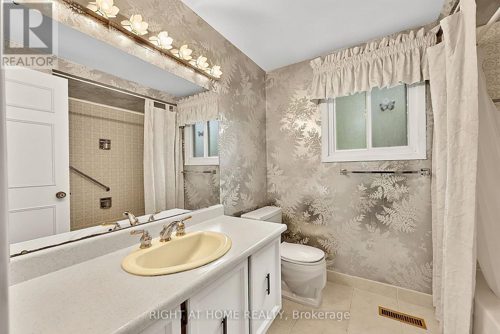 50 Mayvern Crescent, Richmond Hill, Ontario  L4C 5J4 - Photo 20 - N13845896