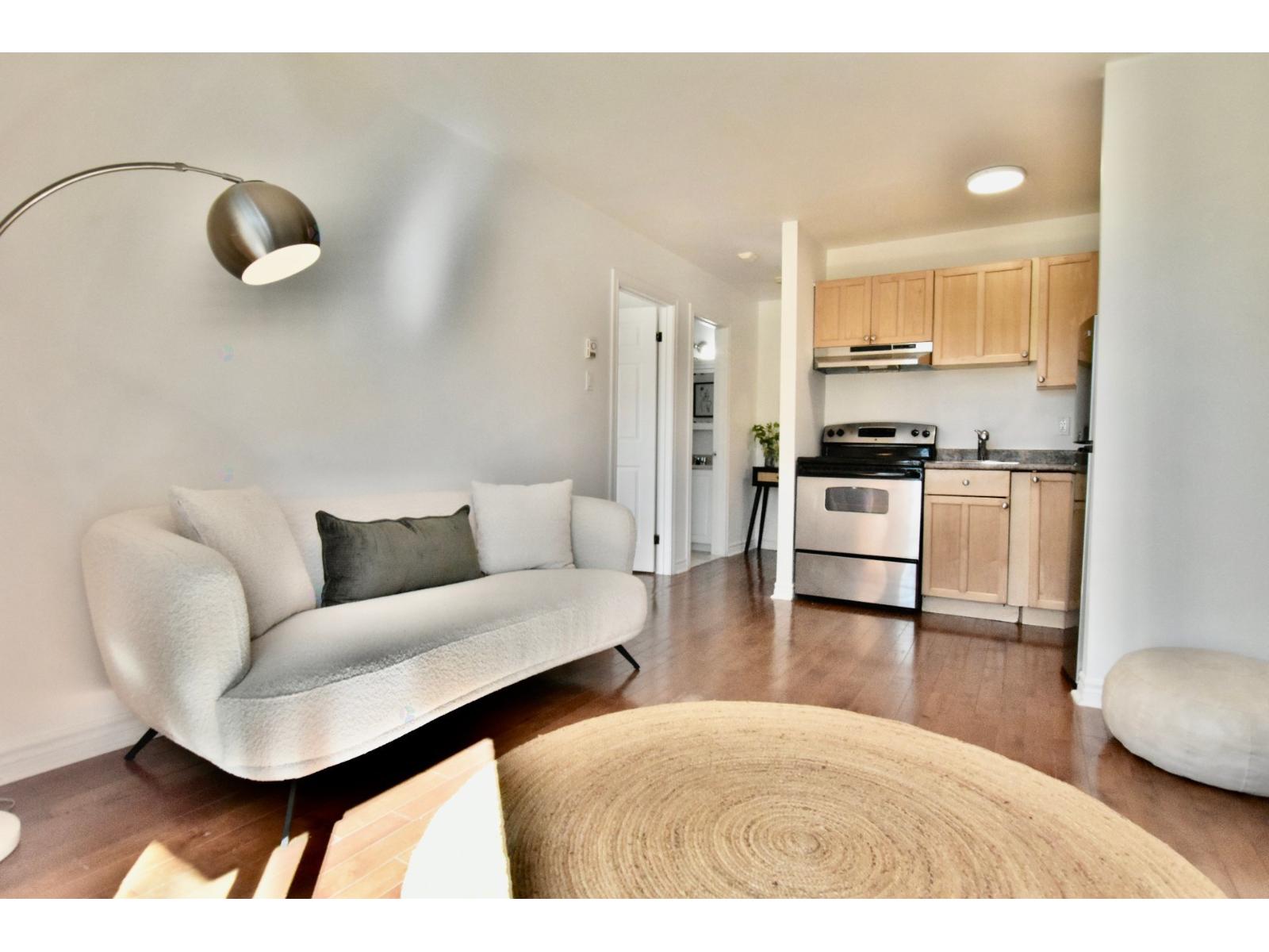 517 Rue Varennes|#101 Longueuil (Le Vieux-Longueuil) Quebec Canada J4L4J1 2