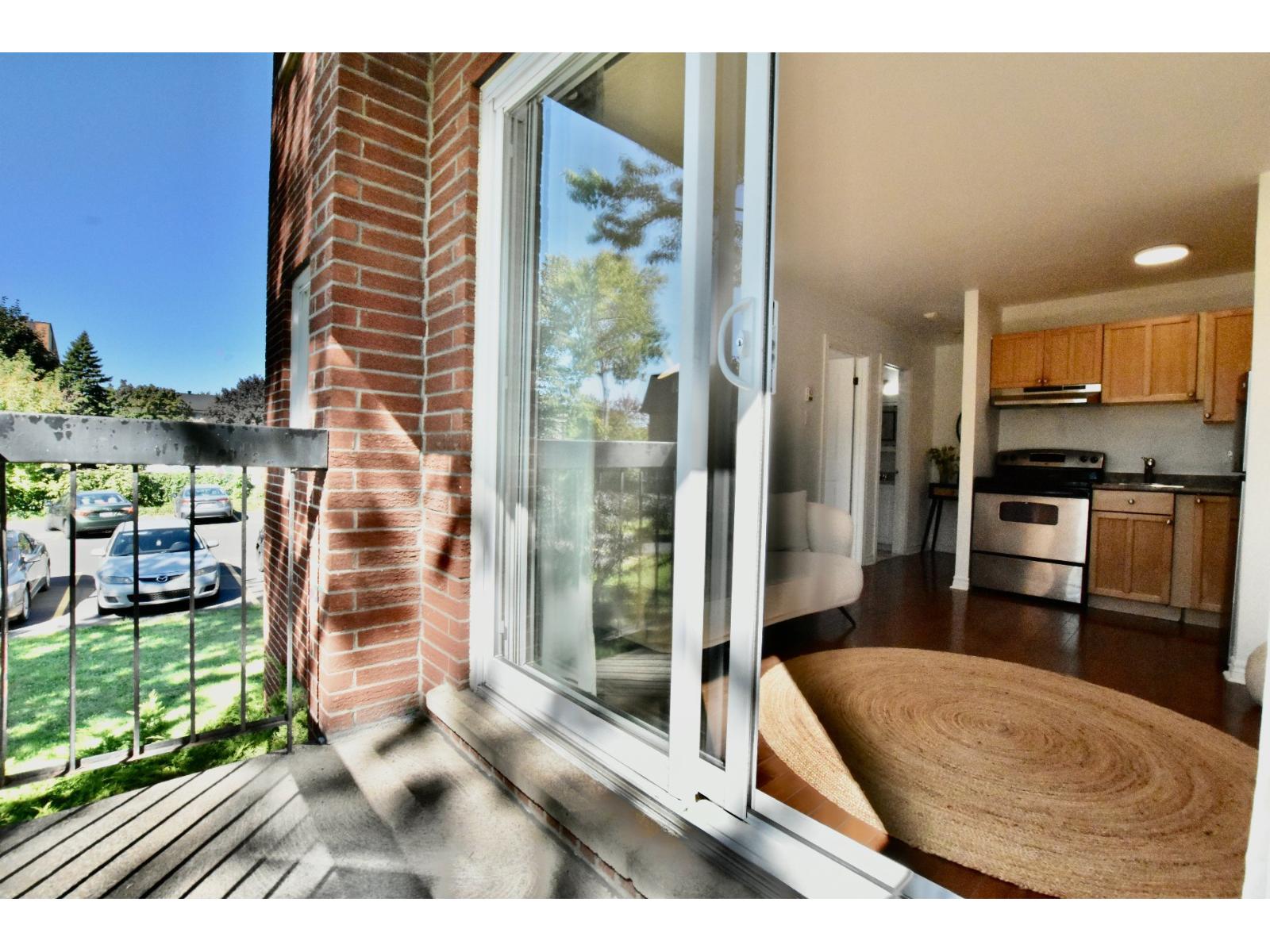517 Rue Varennes|#101 Longueuil (Le Vieux-Longueuil) Quebec Canada J4L4J1 4