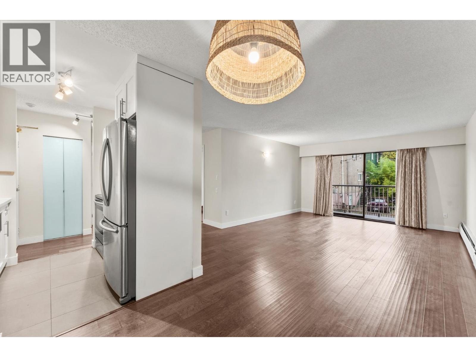 203 1611 E 3RD AVENUE, Vancouver, British Columbia