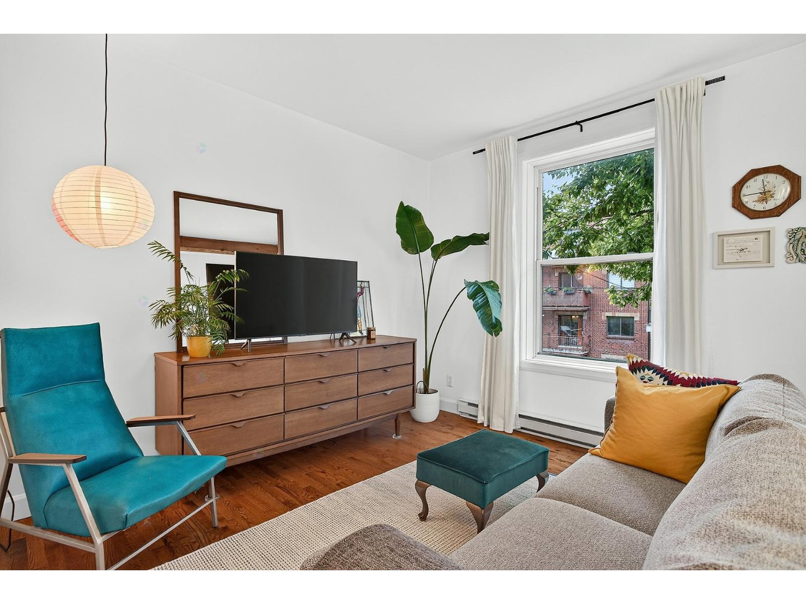 5223 4e Avenue Montréal (Rosemont/La Petite-Patrie) Quebec Canada H1Y2V4 2