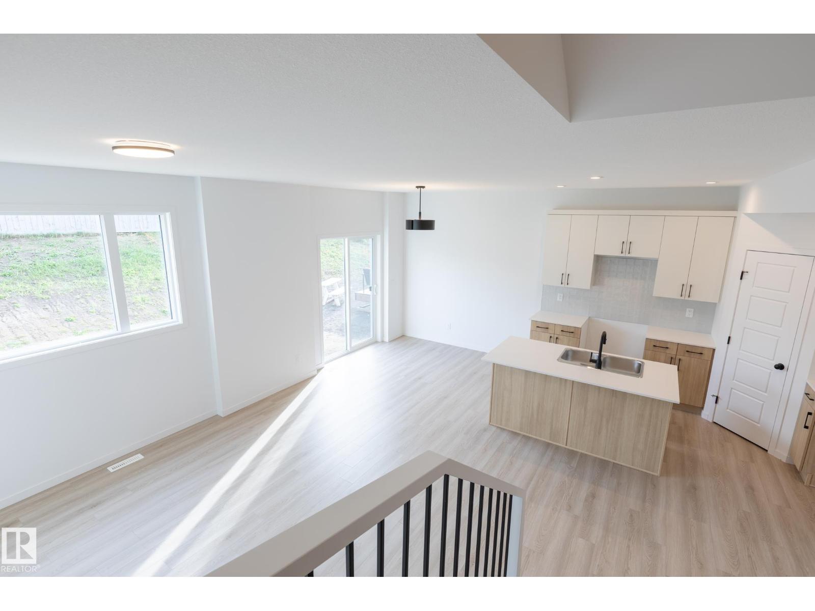 93 SILVERSTONE DR