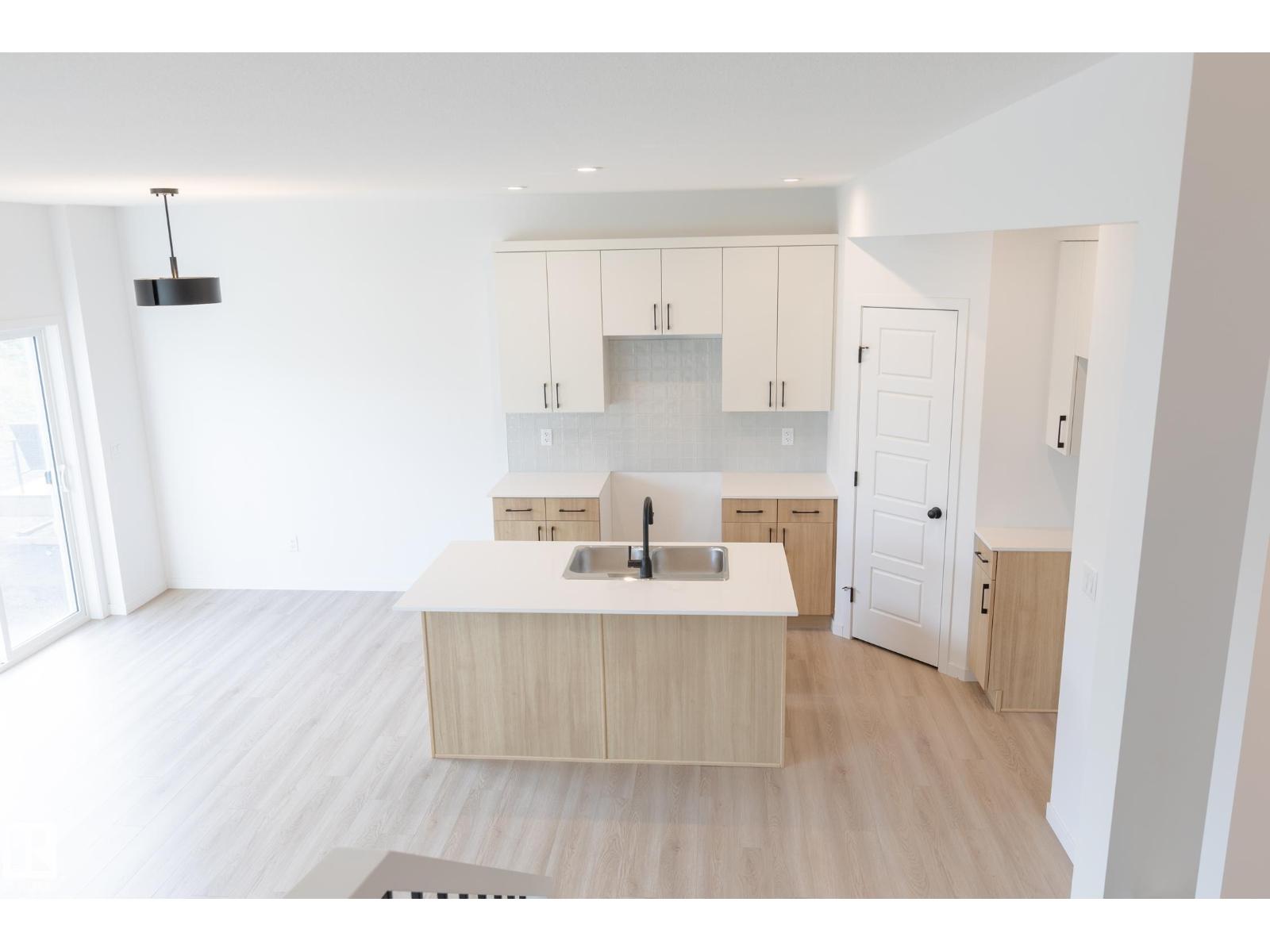 93 SILVERSTONE DR