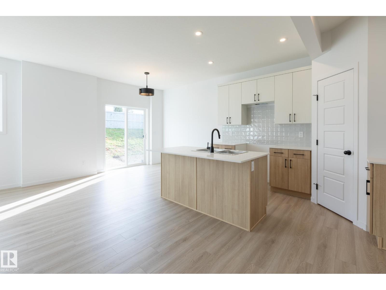 93 SILVERSTONE DR