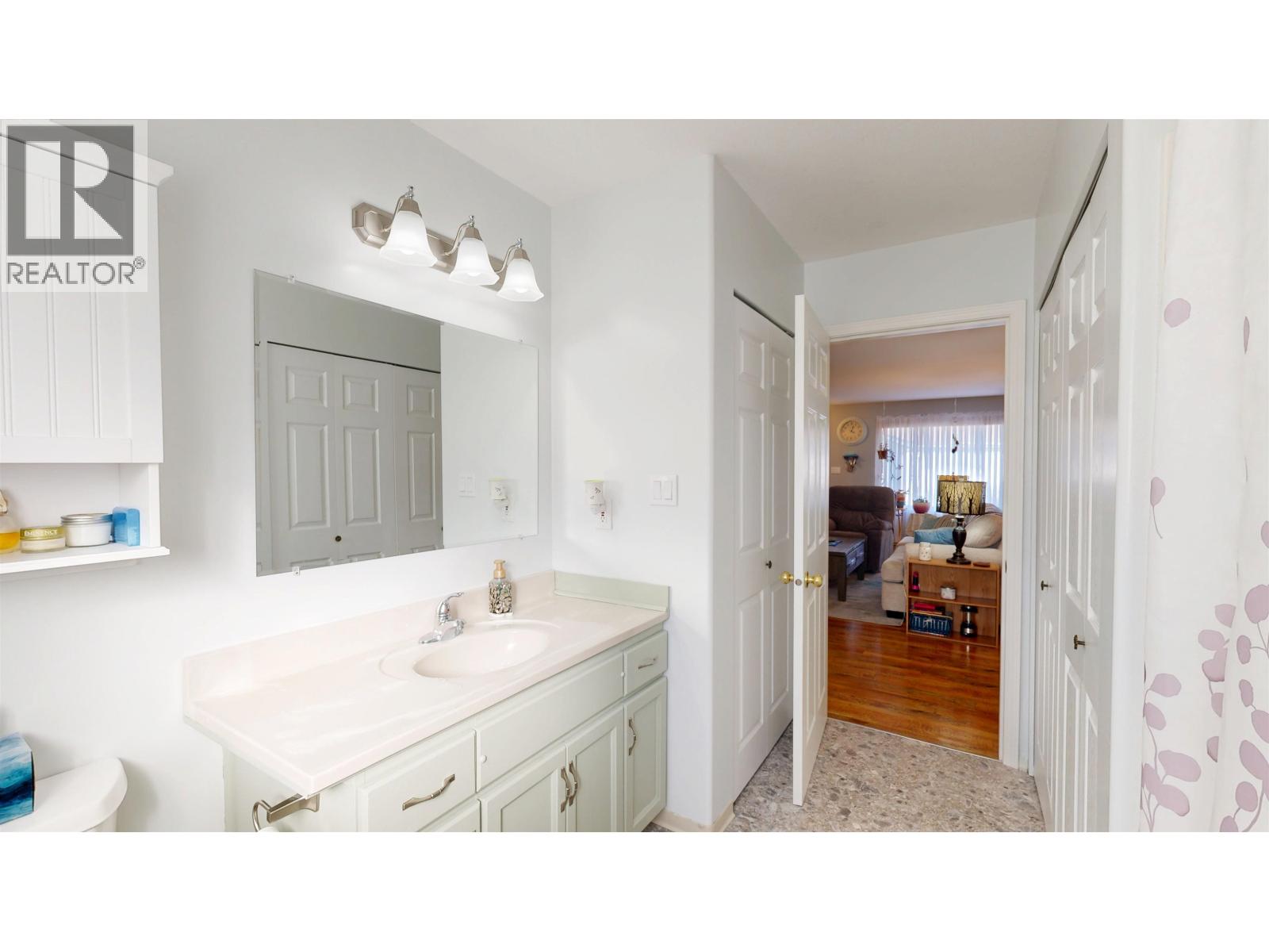 2 202 8th Street, 100 Mile House, British Columbia  V0K 2E0 - Photo 11 - R3171010